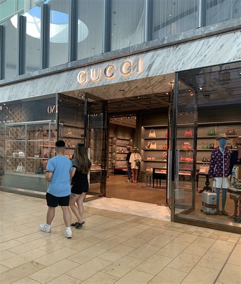 gucci at toronto premium outlet reviews|gucci holt toronto yorkdale.